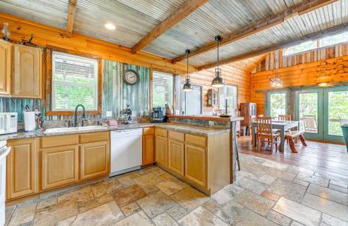 Bryson City House | Bryson City Cabin Hot Tub and Mtn View!