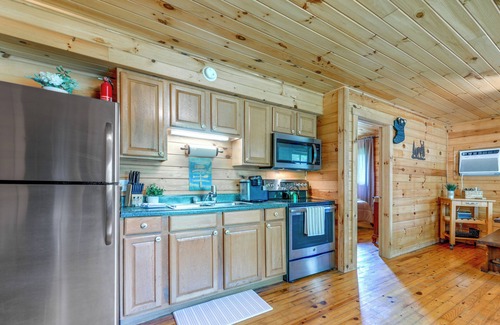 Bryson City Cabin | Bryson City Cabin in Smoky Mtn w/Resort Amenities