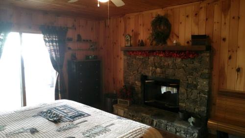 Bryson City House | Bryson City-Spectacular Views-Heaven's Gate