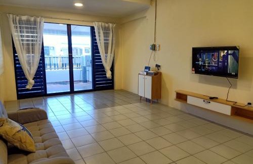 Miri House | BS Home in Miri City - 3R2B House Pelita Commercial Centre