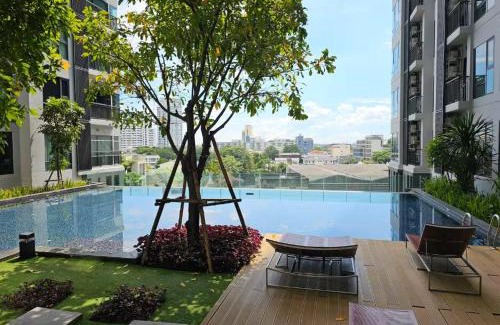 Sukhumvit Apartment | BTS Thonglor Luxury 35sqm Condo with Pool & Sauna