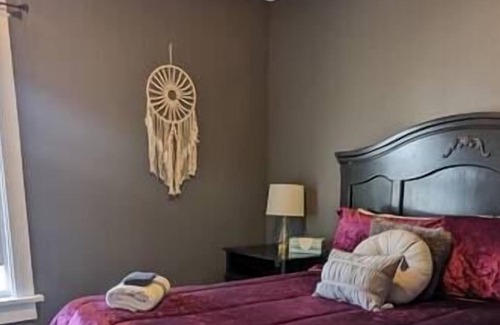 Davenport Apartment | Bttm-Beautiful 2BR Ideal 4 Traveling Professionals