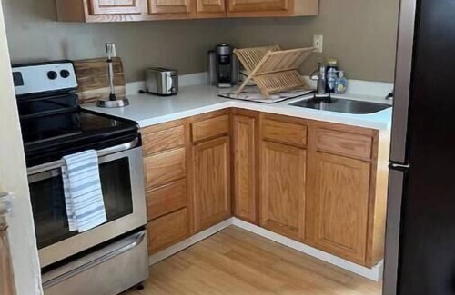 Burlington Apartment | BTV Metro Apartment: 2nd floor, parking
