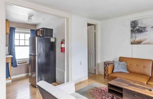 Burlington Apartment | BTV Metro Apartment: 2nd floor, parking