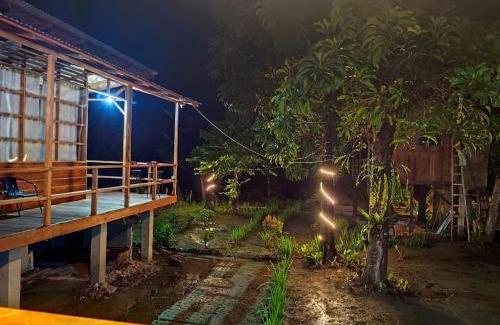 Batang Serangan House | Bua Guesthouse Tangkahan