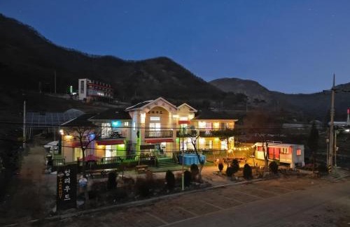 Buan House | Buan Byeonsanbando Hollywood Pension