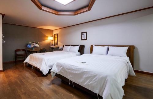 Buan-gun Hotel | Buantreehotel Blackhouse