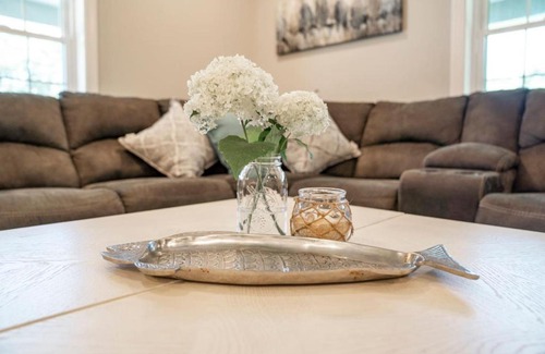 Red Mill Pond Apartment | Bubba and Banjos