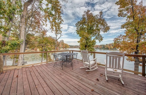 Belmont Cabin | Bubba's Cabin - Modern Rustic Lakefront Cabin