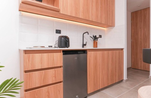 San Diego Apartment | Bubble & Boardroom – Jacuzzi Apt for Remote Life