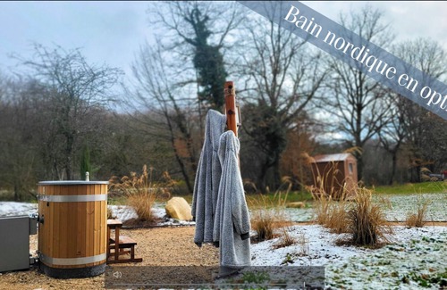Parmilieu Bed & Breakfast | Bubble in the heart of a clearing with breakfast for 2 people