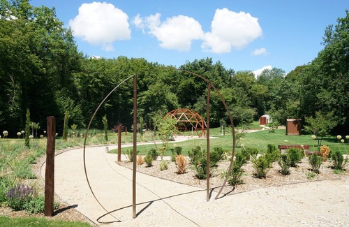 Parmilieu Bed & Breakfast | Bubble in the heart of a clearing with breakfast for 2 people