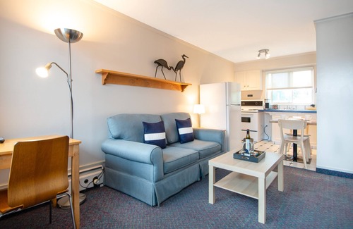 Regional District of Nanaimo Hotel | Buccaneer Inn