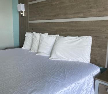 St. George Island Hotel | Buccaneer Inn