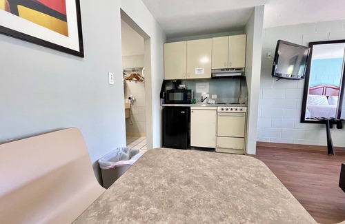 East End Hotel | Buccaneer Inn