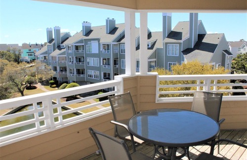Manteo Condo | Buccaneer Village 531 | Newly REMODELED | Canal Front View