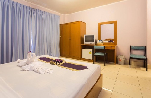 Nanai Road House | Bucintoro Restaurant & Guesthouse Belvedere - Central Double Room with Ac & Wifi