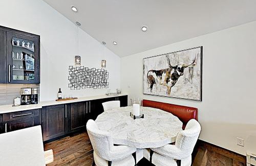 Avon Apartment | Buck Creek C203