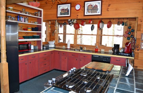 Highlands Cabin | BUCK FALLS LOG CABIN, 5 bedroom Chalet RETREAT between Highlands and Franklin NC