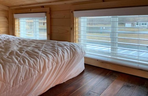 Newland Cabin | Buck Hill Tiny Home Cabin w/Mountain & Water Views