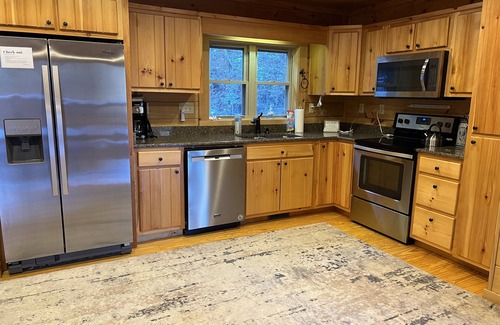 Luray Cabin | Buck's Run: Shenandoah Mountain Log Cabin with a unique view of the Shenandoahs
