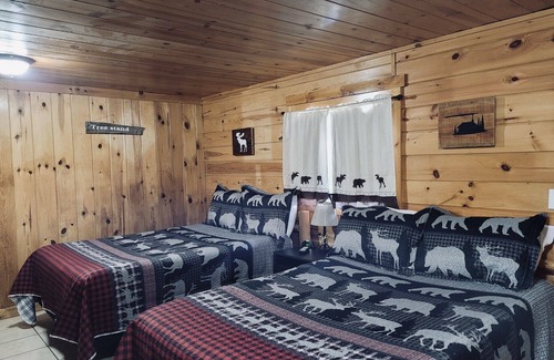 Wellston Hotel | Buck Stop at The Black Bear Inn Satellite, WiFi, Near River & Hiking Trails!