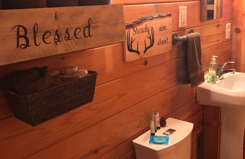 Wellston Hotel | Buck Stop at The Black Bear Inn Satellite, WiFi, Near River & Hiking Trails!