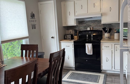 Kilbourne Condo | Buckeye condo with hot tub and pool table