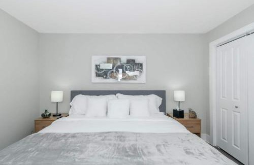 South Tuxedo Park Apartment | Buckhead 2br Free Parking & Wi-fi