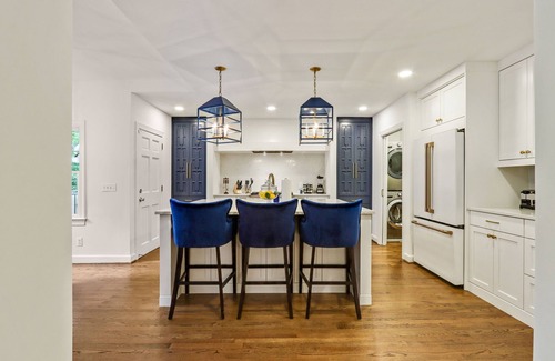 Buckhead House | Buckhead 4-BDRM,3.5 Bath Cozy house, with Piano. 5mins to The Shops of Buckhead