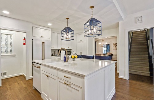 Buckhead House | Buckhead 4-BDRM,3.5 Bath Cozy house, with Piano. 5mins to The Shops of Buckhead