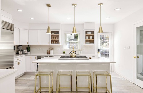 Buckhead House | Buckhead/Hot Tub/Luxurious/Walk to Lenox Mall