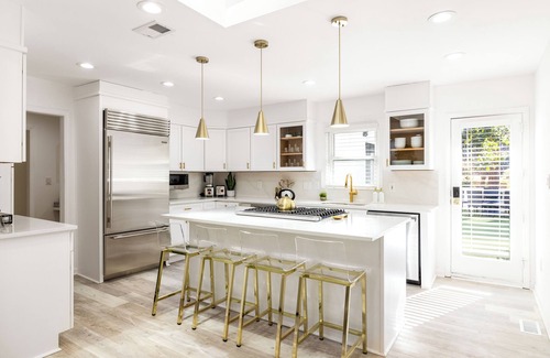 Buckhead House | Buckhead/Hot Tub/Luxurious/Walk to Lenox Mall
