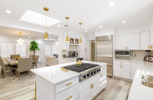 Buckhead House | Buckhead/Hot Tub/Luxurious/Walk to Lenox Mall