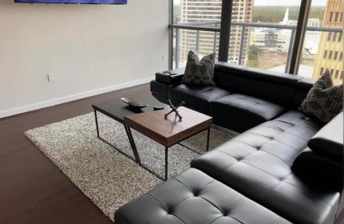 North Buckhead Apartment | Buckhead Penthouse in the Sky