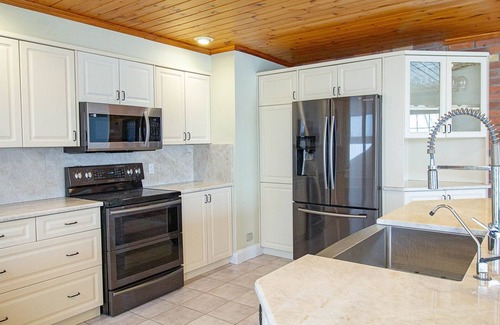 Selwyn Cottage | Buckhorn Beach Retreat