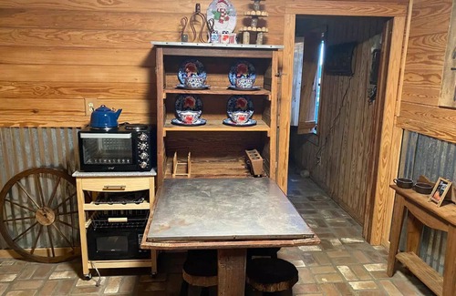 Webster Parish Cottage | "Bucking Bull Bunkhouse" on Bucking Bull Farmn