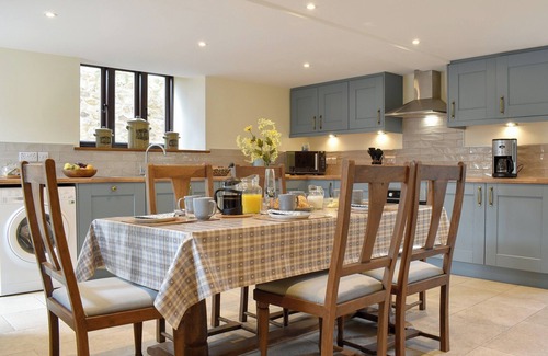Northleigh Cabin | Bucknole Farm - The Old Shippon