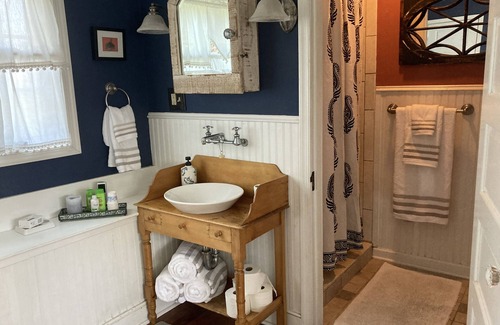 New Britain Township Other | Bucks County Cozy, Rustic Farmhouse Guest Suite