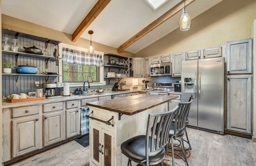 Monument House | Buckskin Hideaway, Hiking & Biking Trails BBQ