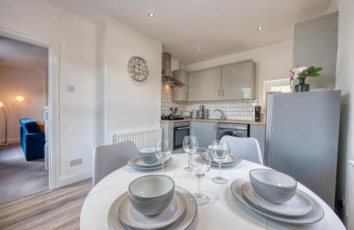 Wellingborough Apartment | Buckwell Heights - 2 Bedroom Free Parking Wifi Sky TV