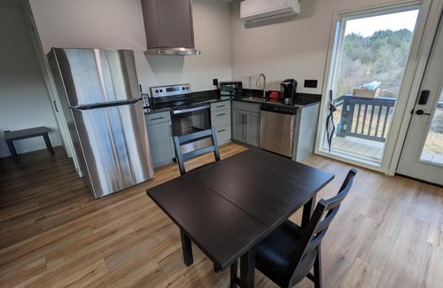 Warne House | Bucolic Mountain View Stargazing Sunsets Wildlife