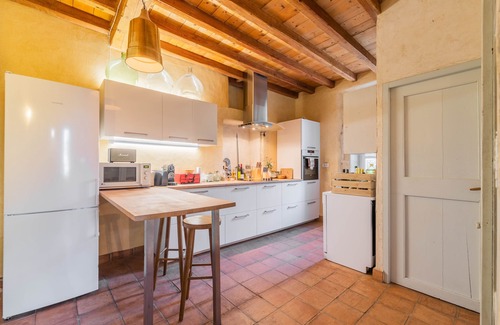Roquemaure Villa | Bucolic retreat in the heart of a Provencal castle
