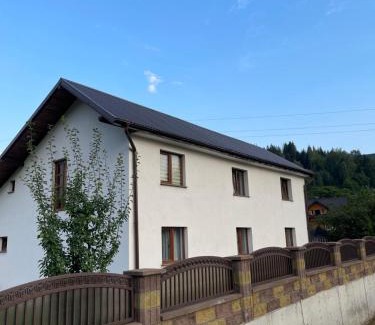 Sucevita Villa | Bucovina-MountainHouse-5BR-Fireplace-HotTub-WiFi