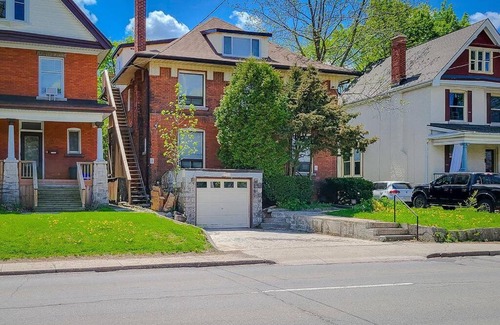 Hamilton Apartment | BUDA APT: Lovely 1 Bedroom Apt in a home.