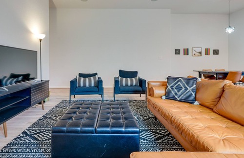 Buda House | Buda Family Retreat w/ Cozy Fireplace!