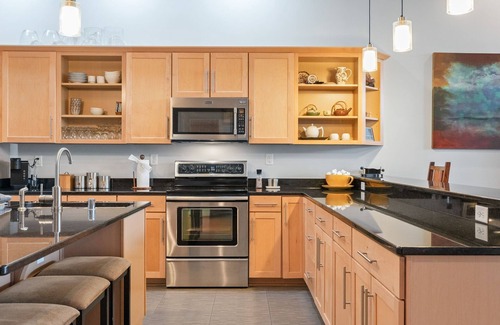 Tyler Park Condo | Buddha's Bungalow above the Highlands