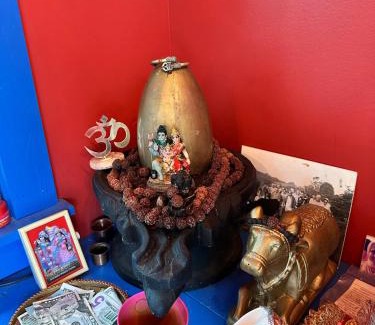 New Vrindaban House | Buddhas Little Cabin! 1 min from Palace of Gold