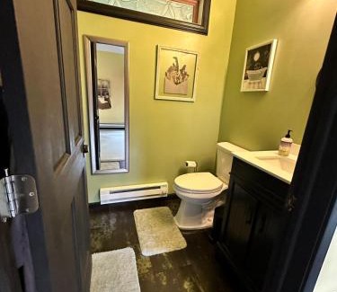 New Vrindaban House | Buddhas Little Cabin! 1 min from Palace of Gold