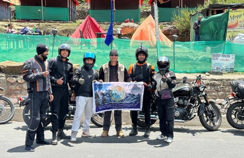 Badrinath RV Rental | Buddy hikers stay just 1.5 km from Badrinath Temple & 1.5 km from Mana Village